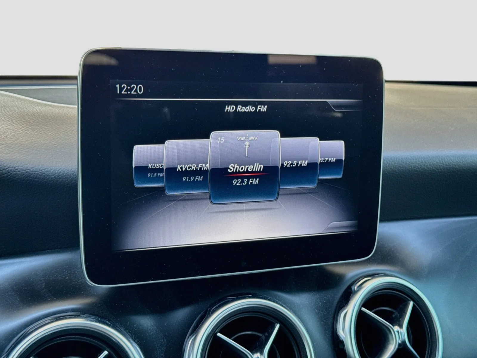 Mercedes-Benz GLA photo 10