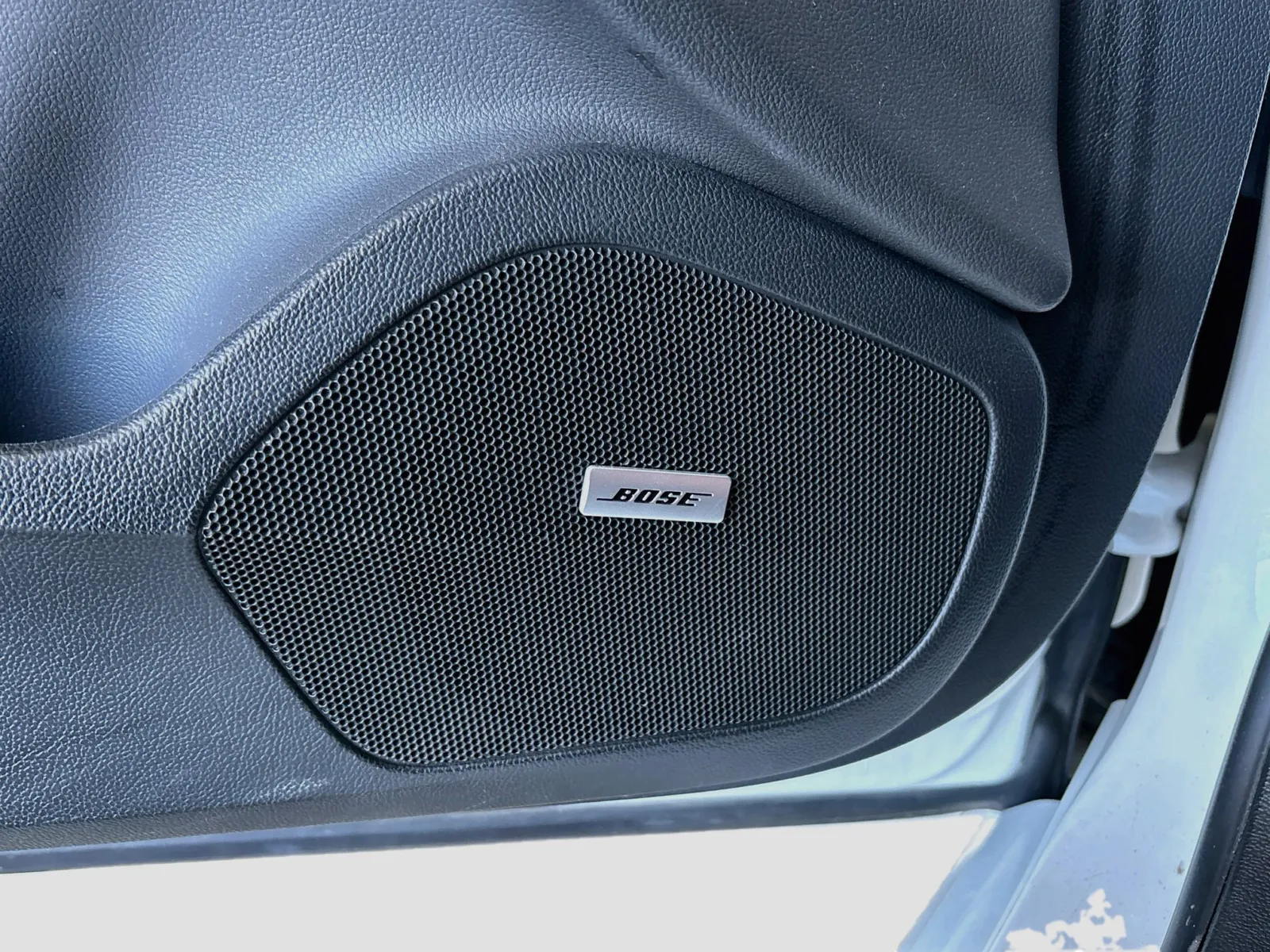 Cadillac ATS photo 14