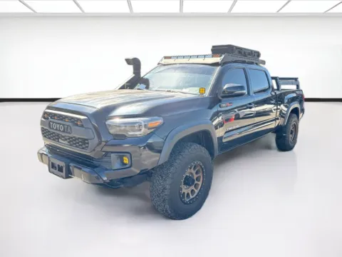 Black 2019 Toyota Tacoma TRD Off-Road V6 for sale in Fontana, CA