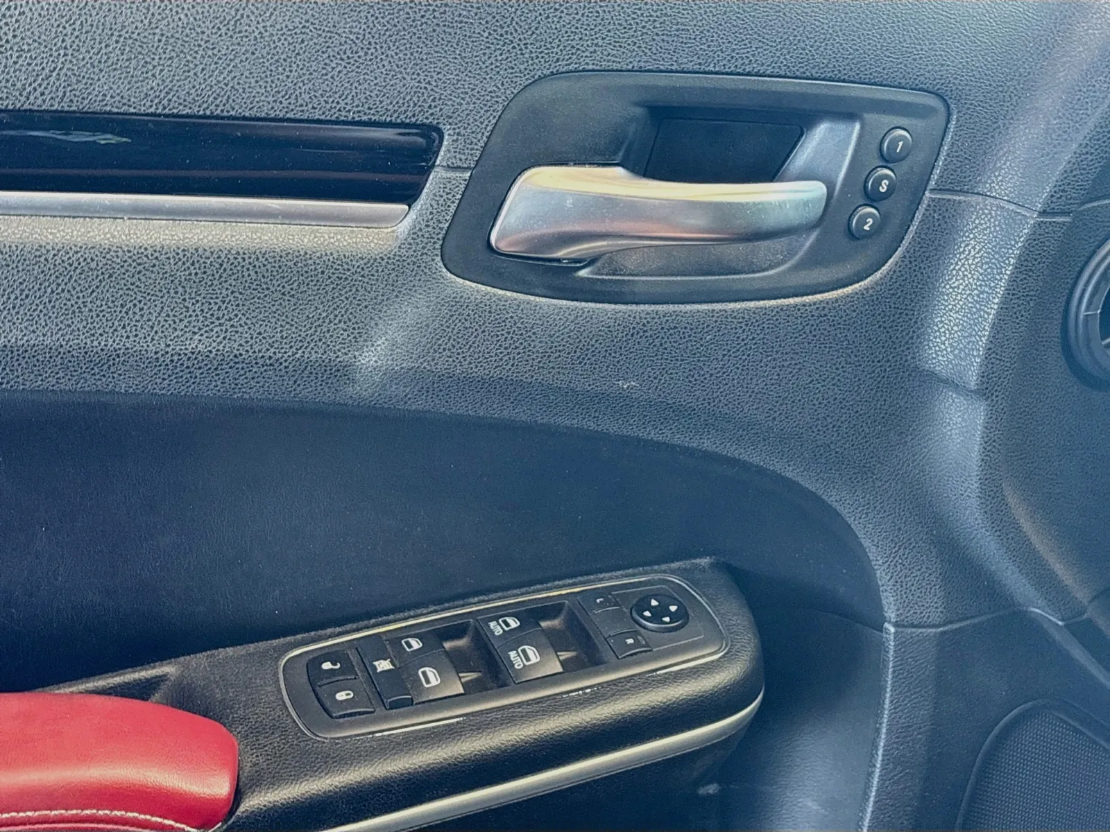 Chrysler 300 photo 14