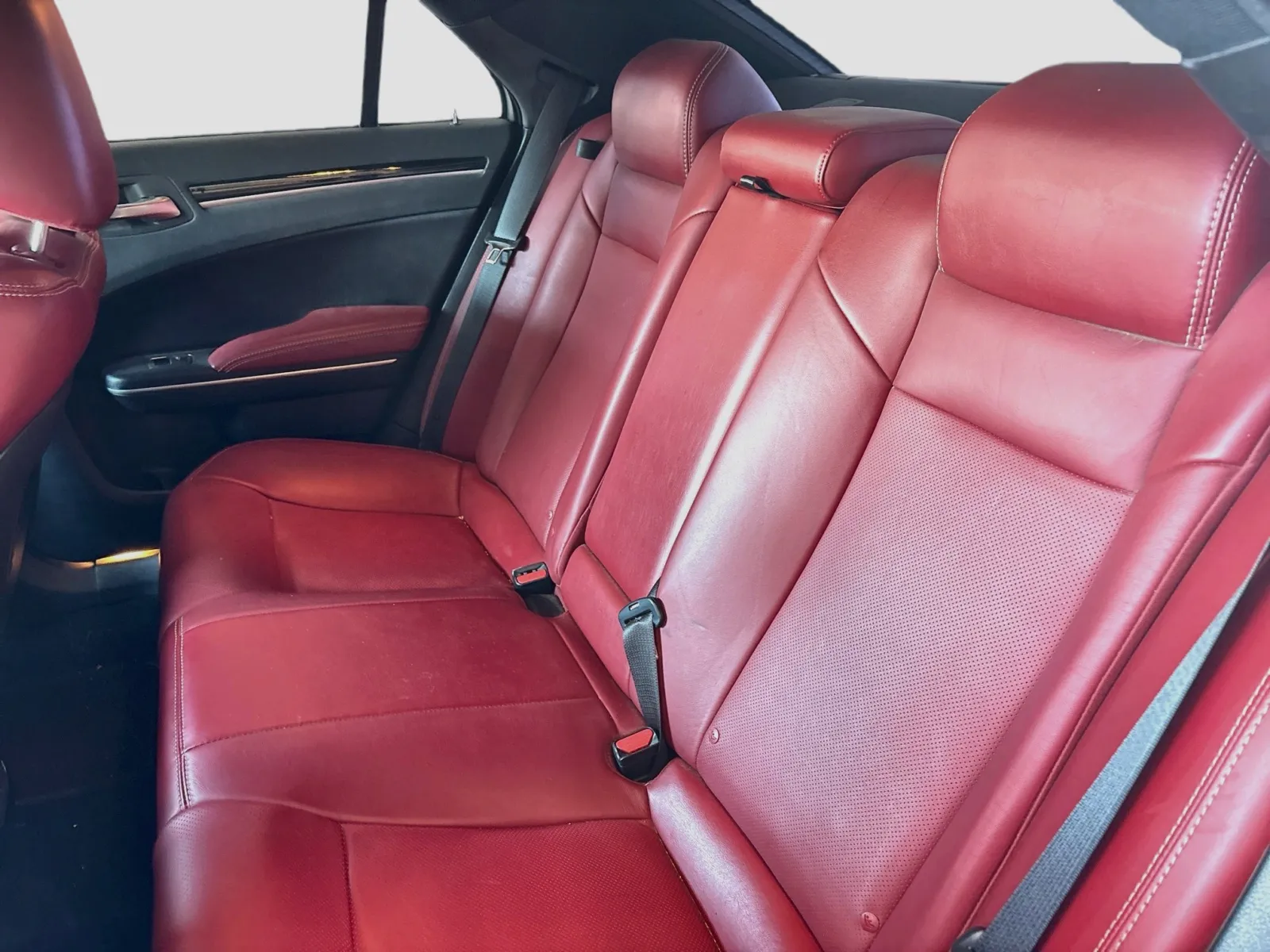 Chrysler 300 photo 17