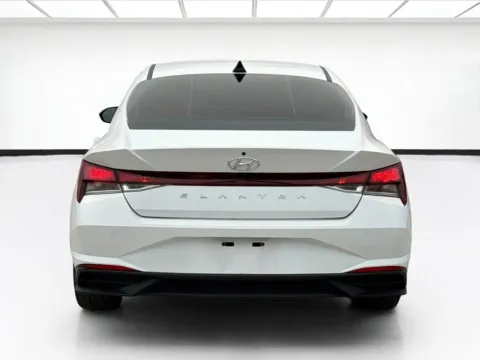 More photos of 2023 Hyundai Elantra SEL at KarGenie, CA