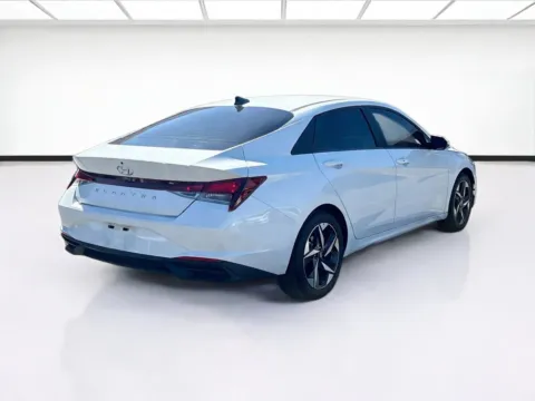 More photos of 2023 Hyundai Elantra SEL at KarGenie, CA