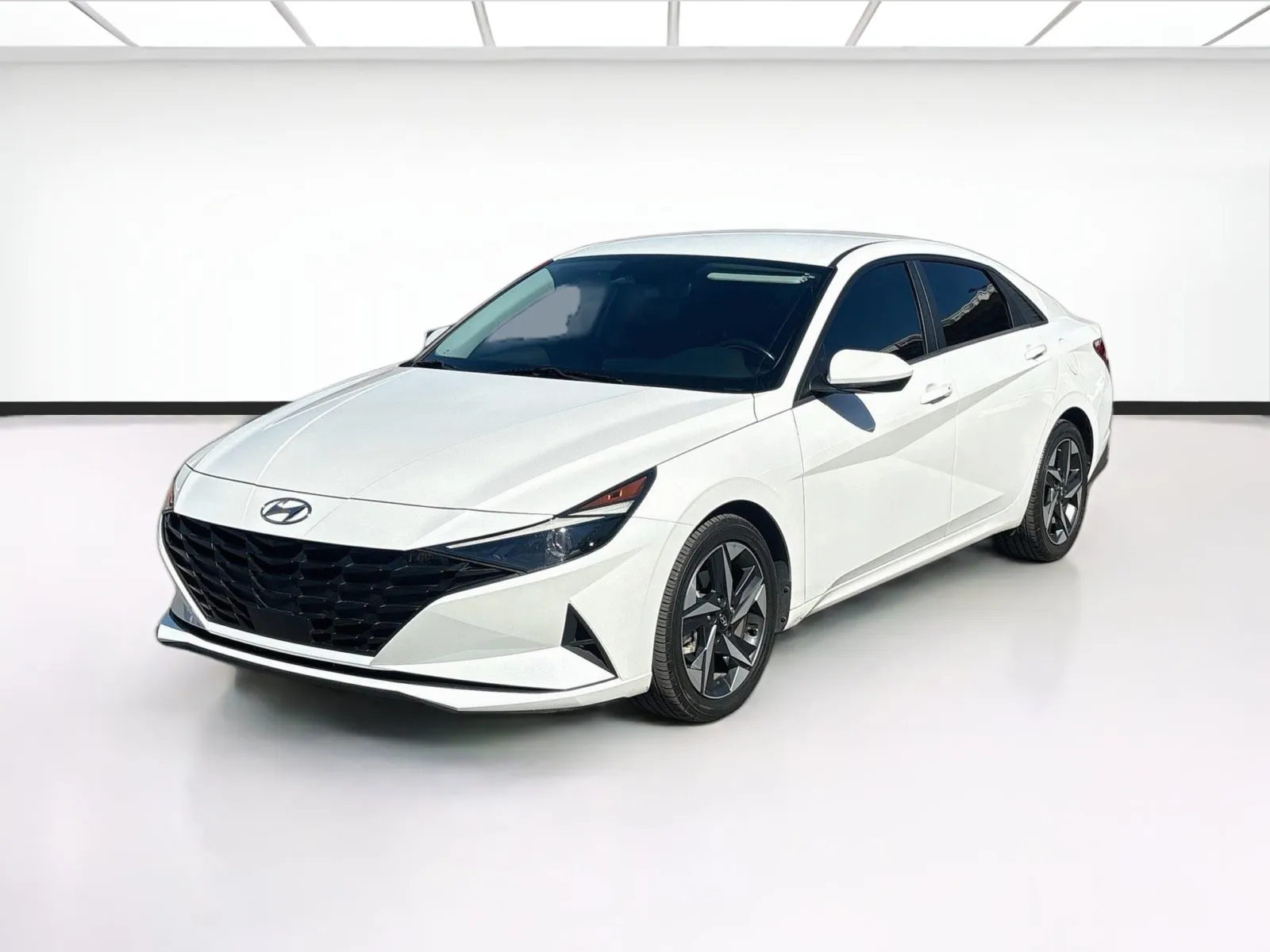 White 2023 Hyundai Elantra SEL for sale in Fontana, CA