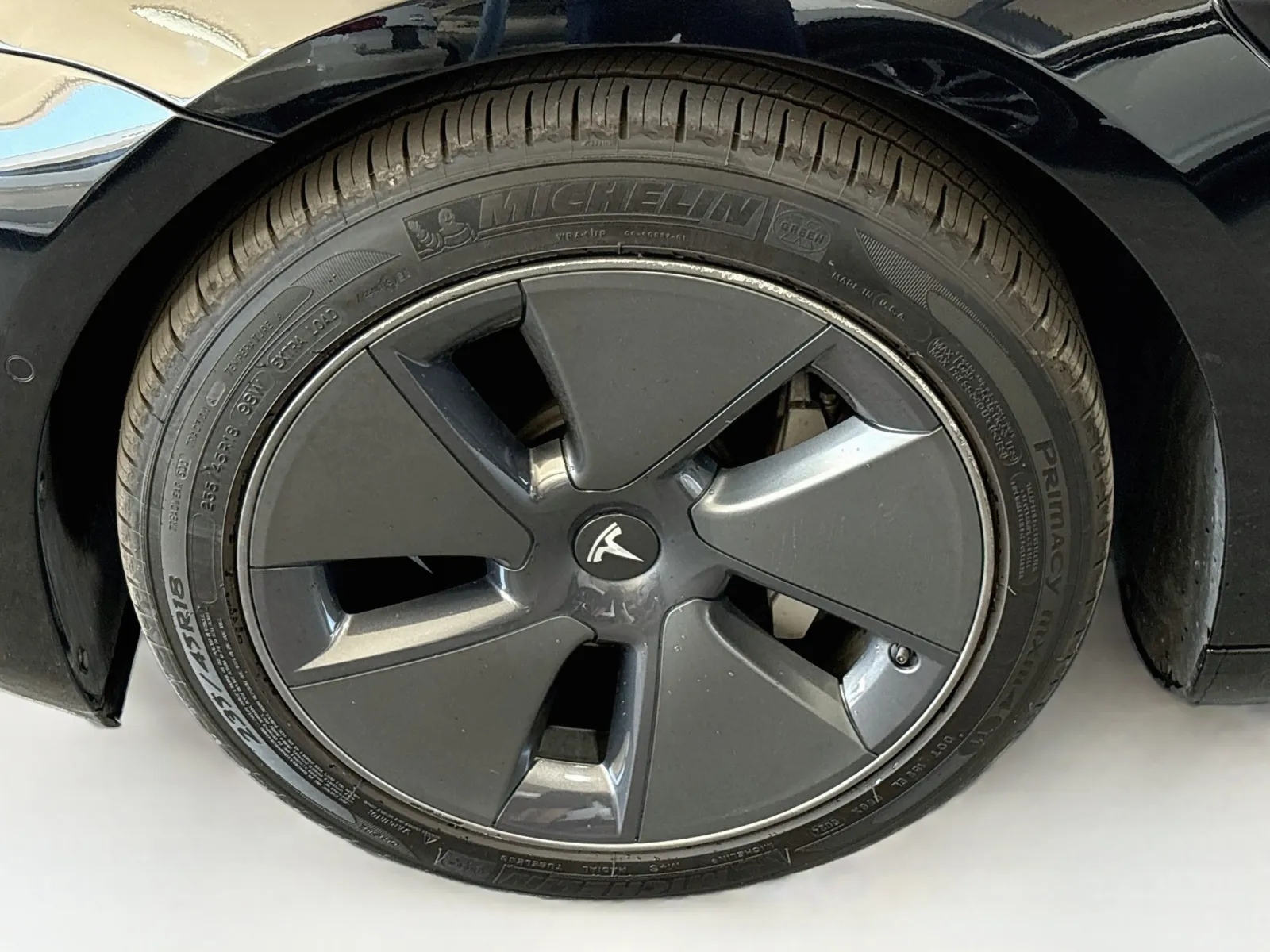 Tesla Model 3 photo 20
