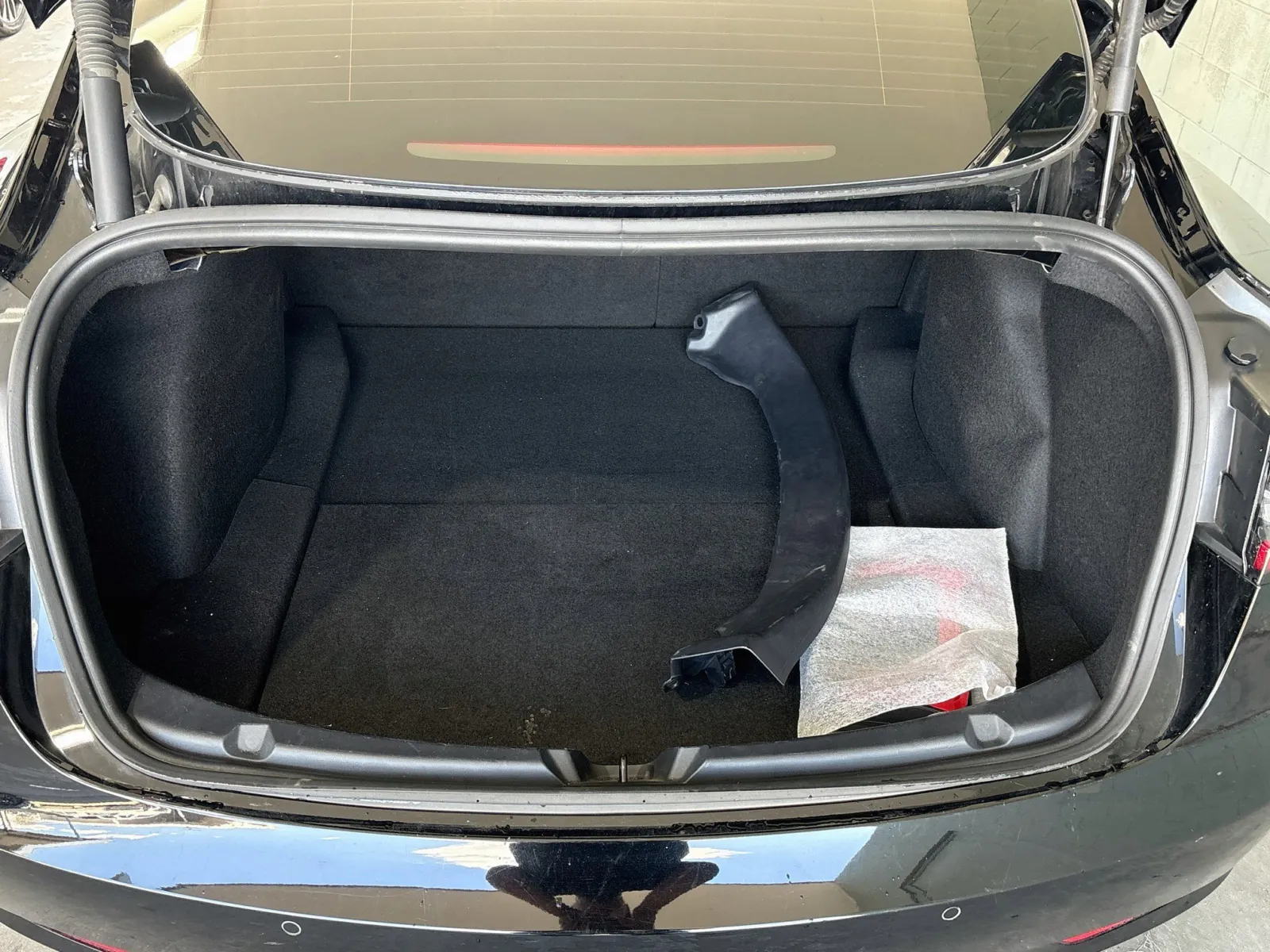 Tesla Model 3 photo 17