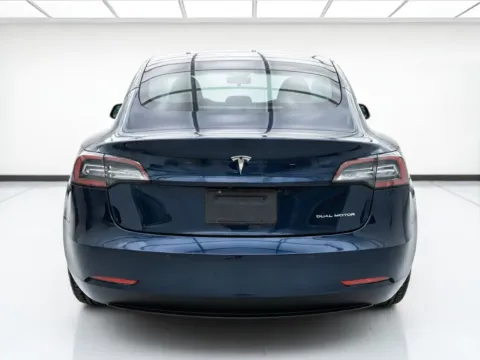 More photos of 2022 Tesla Model 3 Long Range at KarGenie, CA
