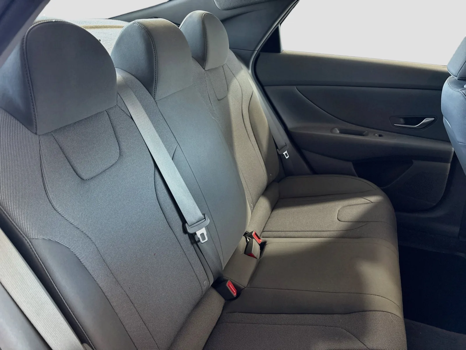 Hyundai Elantra photo 18