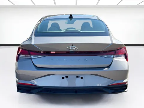 More photos of 2023 Hyundai Elantra SE at KarGenie, CA