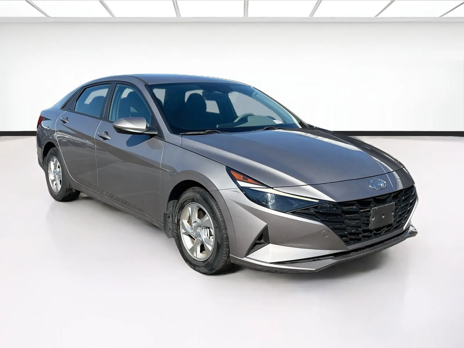 Hyundai Elantra photo 3