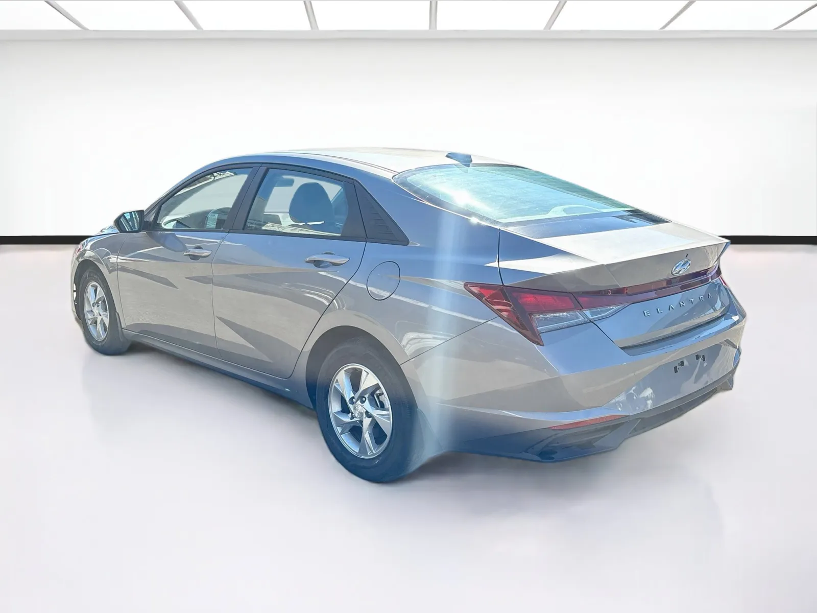 Hyundai Elantra photo 6