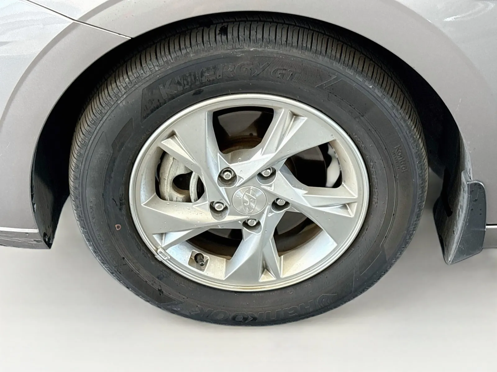 Hyundai Elantra photo 20