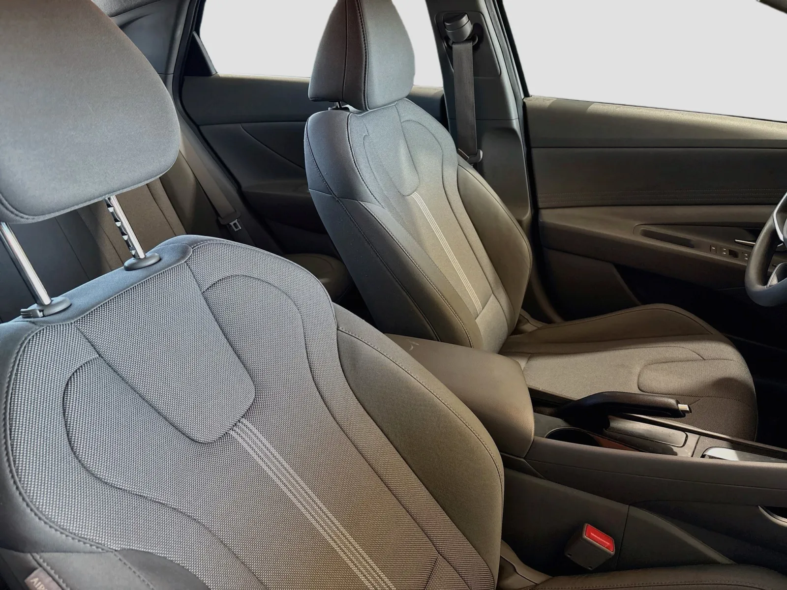 Hyundai Elantra photo 19