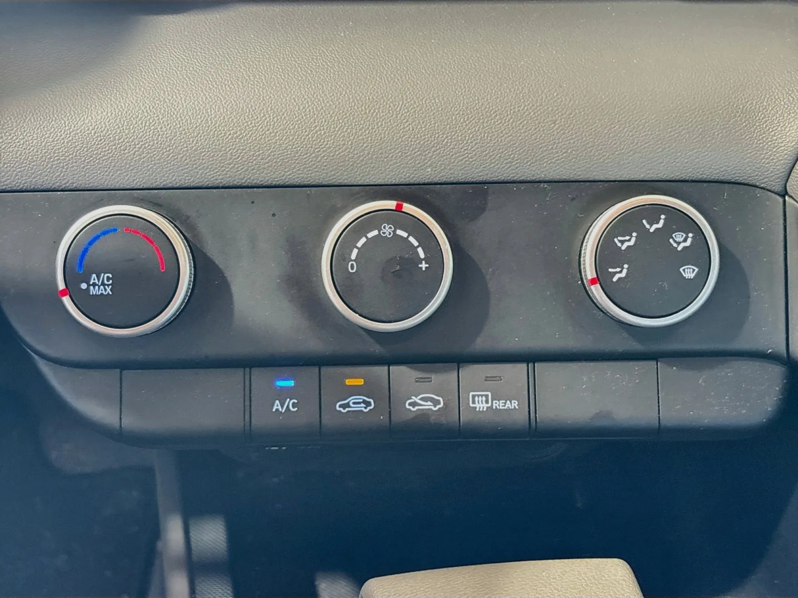 Hyundai Elantra photo 11