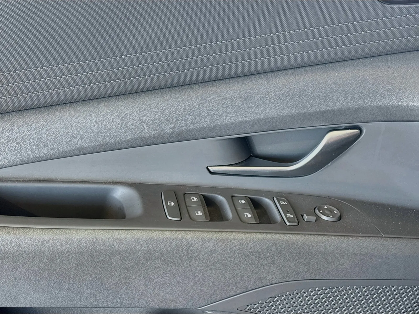 Hyundai Elantra photo 13