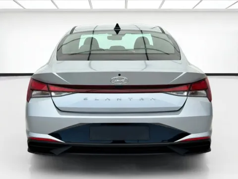 More photos of 2023 Hyundai Elantra SE at KarGenie, CA