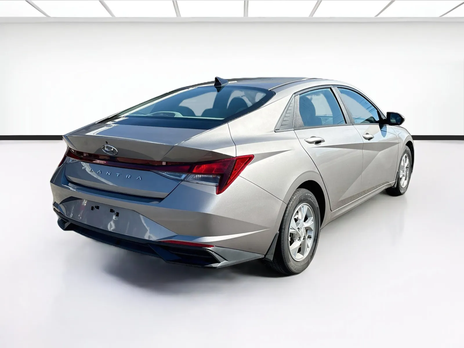Hyundai Elantra photo 4
