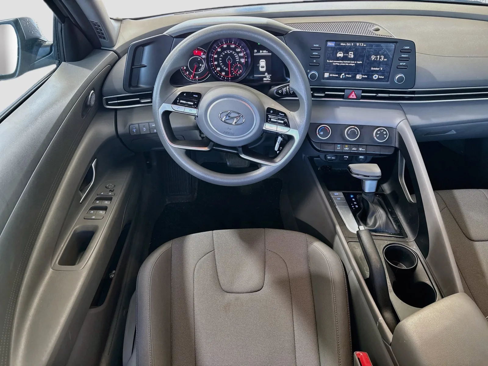 Hyundai Elantra photo 15