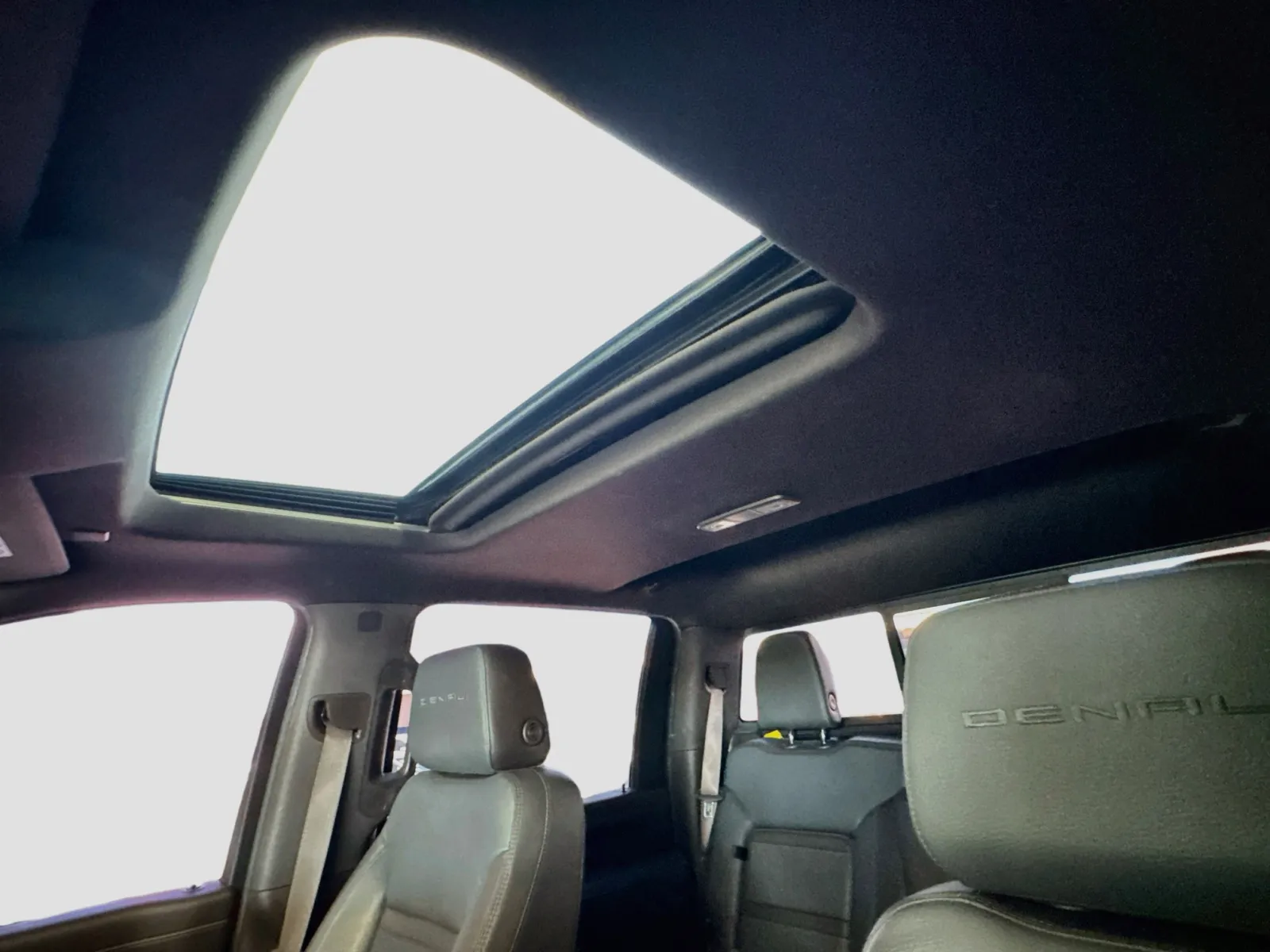 GMC Sierra photo 15