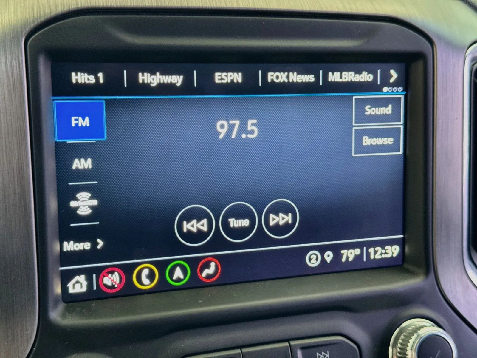 GMC Sierra photo 11