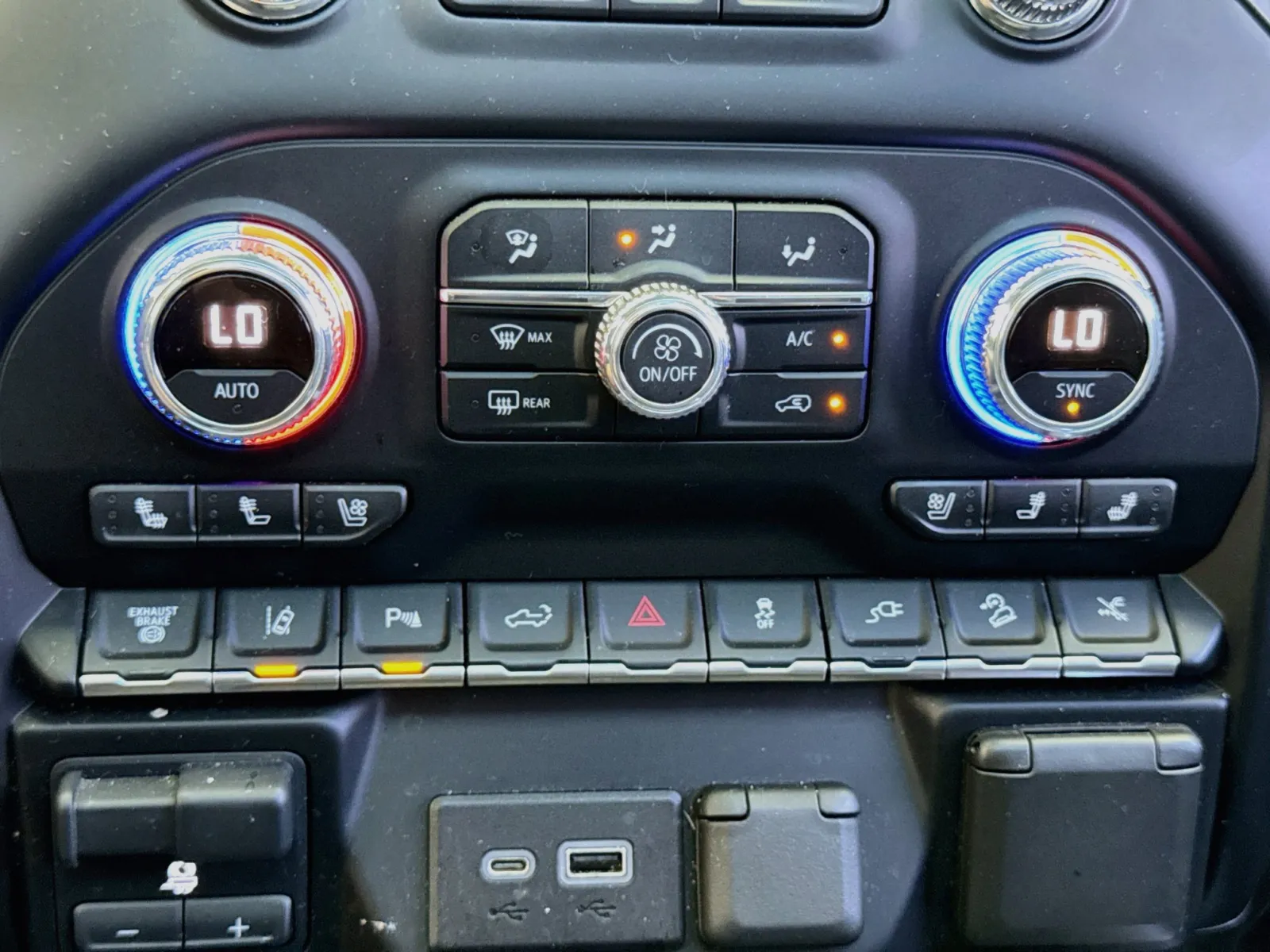 GMC Sierra photo 12