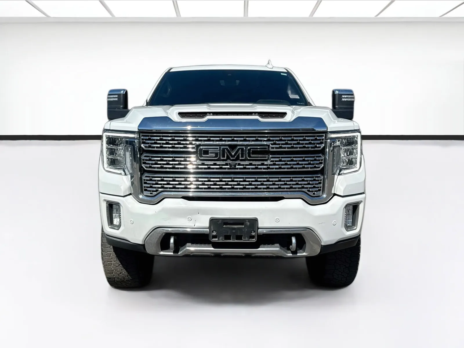 GMC Sierra photo 2