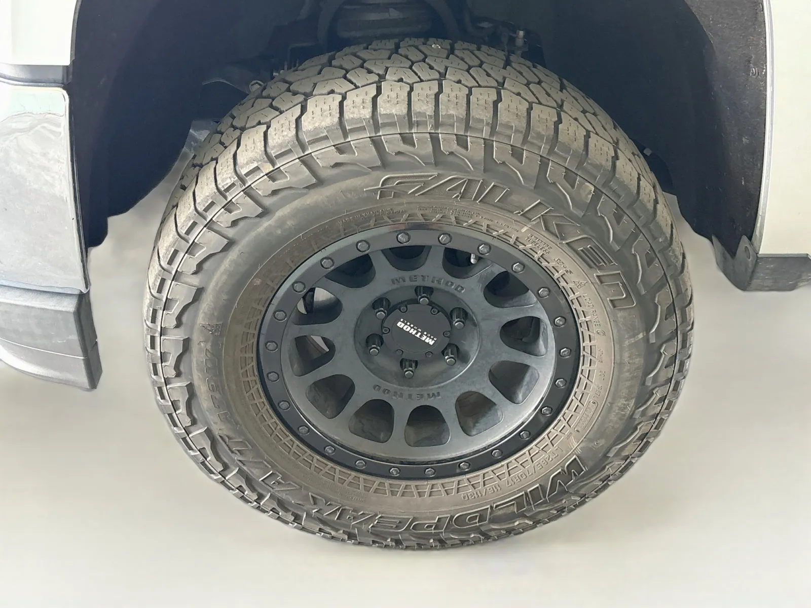 Chevrolet Silverado photo 18