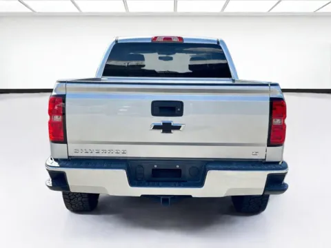 More photos of 2018 Chevrolet Silverado 1500 LT at KarGenie, CA