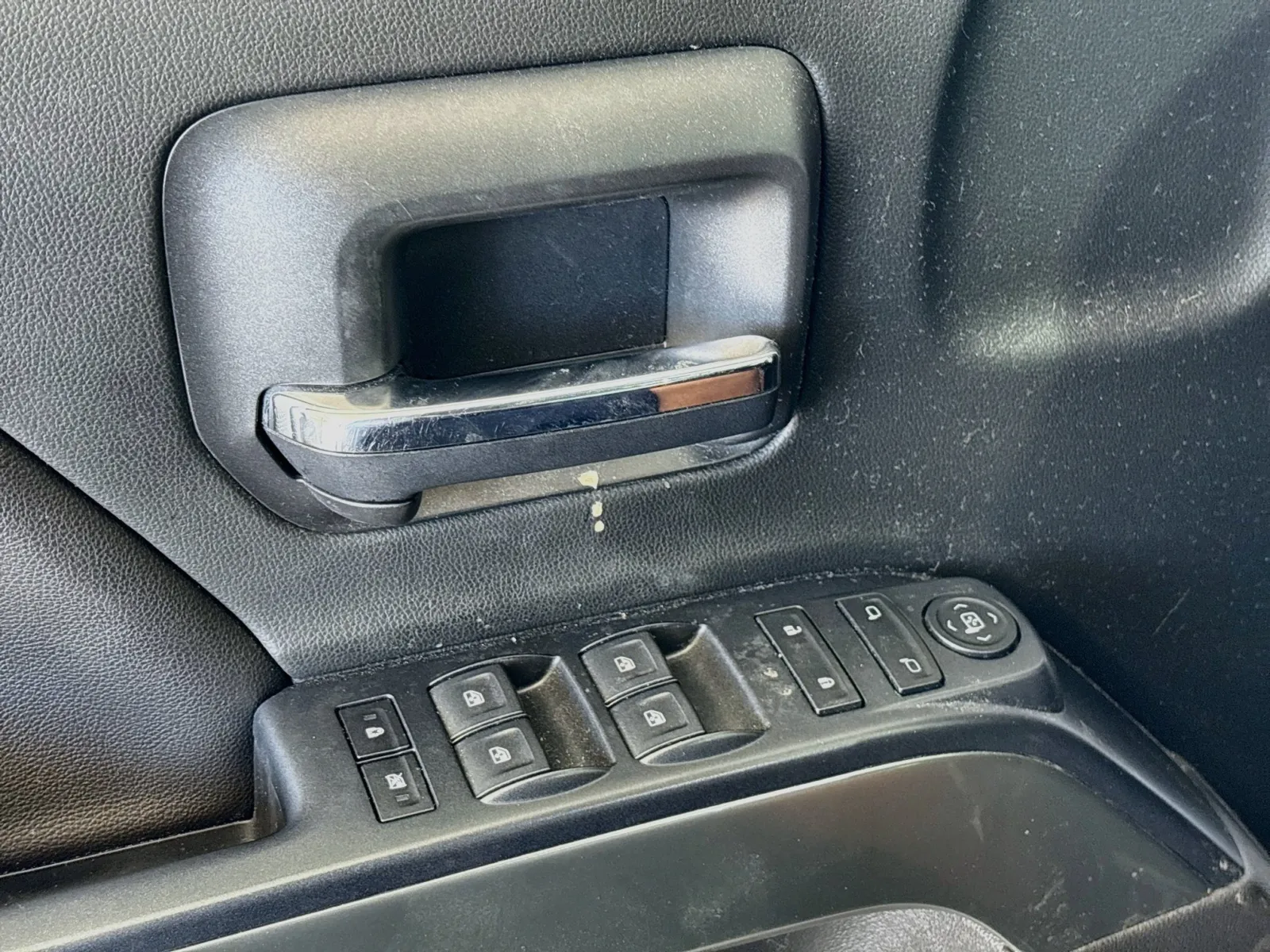 Chevrolet Silverado photo 12