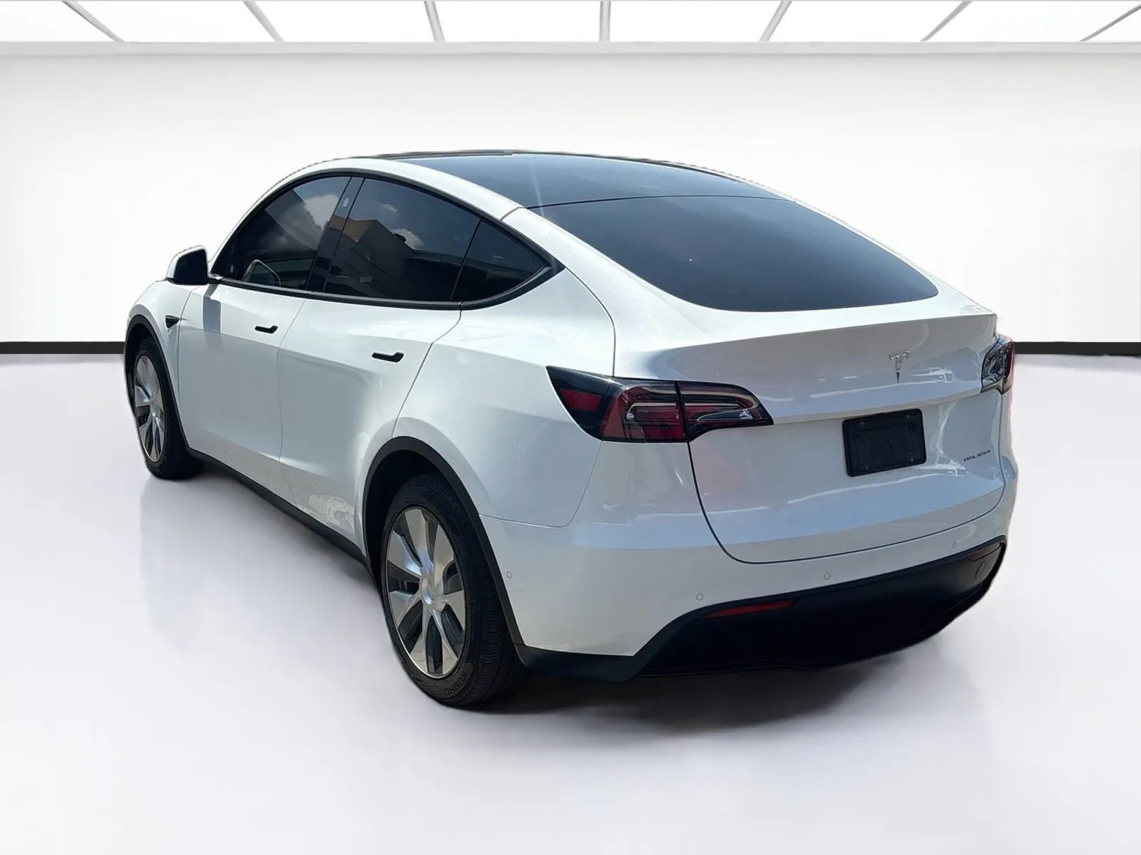 Tesla Model Y photo 6