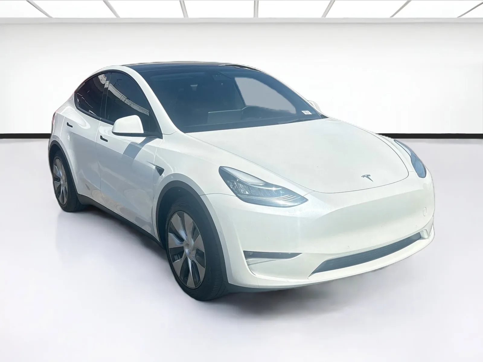 Tesla Model Y photo 3