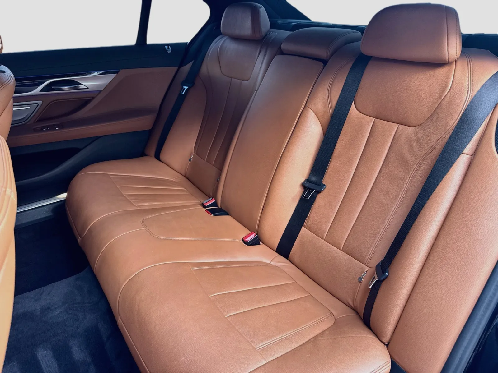 BMW 7 Series photo 17