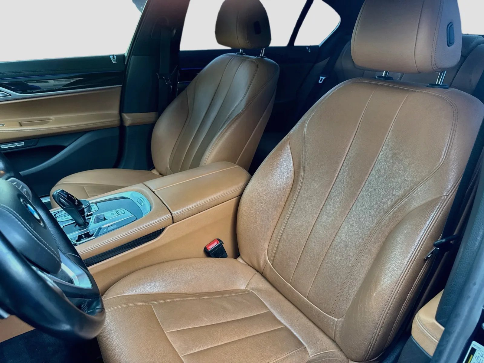 BMW 7 Series photo 14