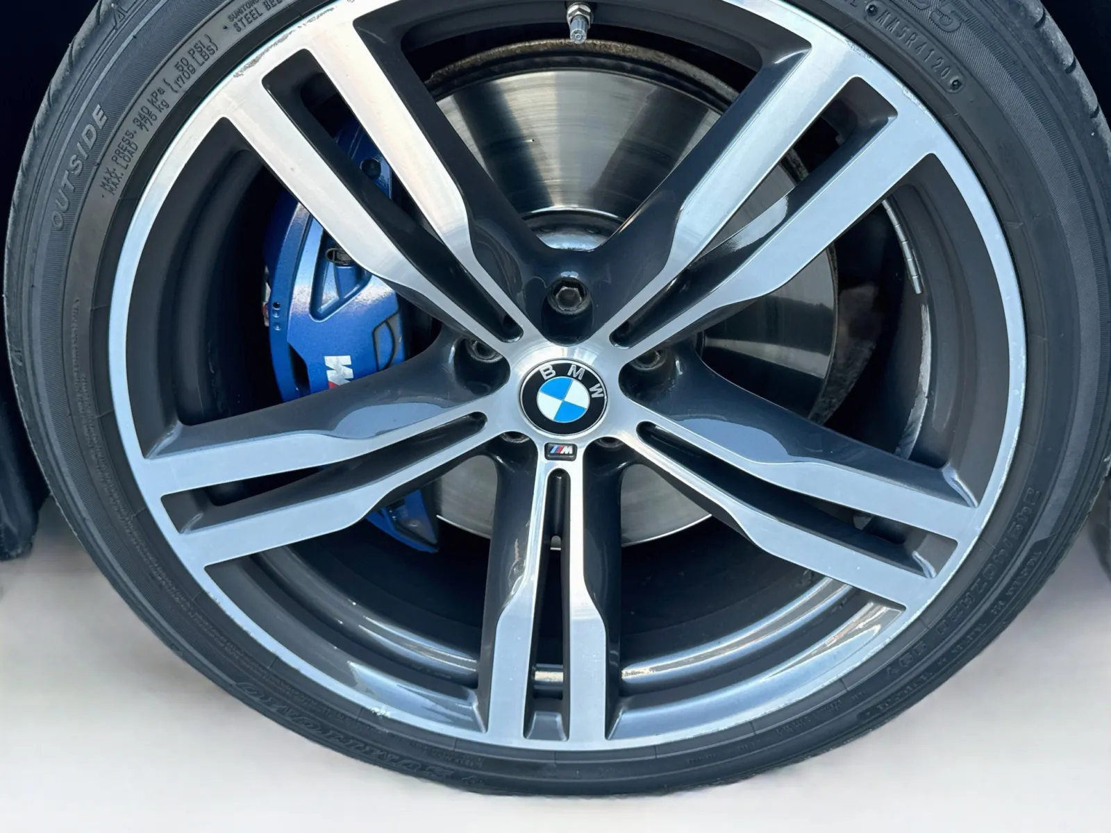 BMW 7 Series photo 22