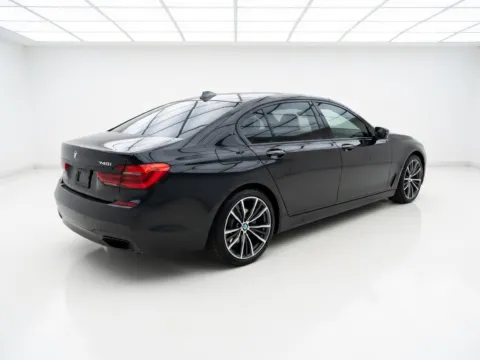 More photos of 2018 BMW 7 Series 740i at KarGenie, CA