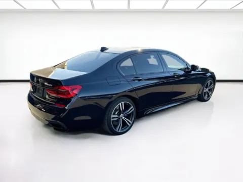More photos of 2018 BMW 7 Series 740i at KarGenie, CA