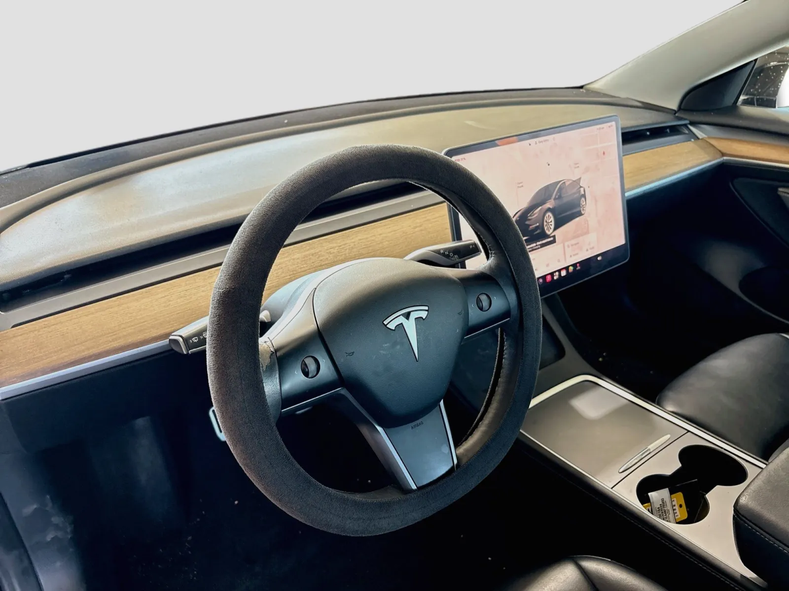 Tesla Model 3 photo 7