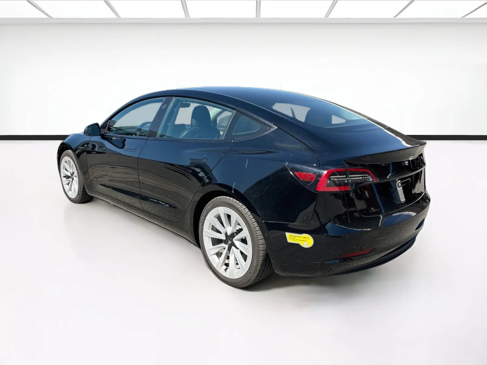 Tesla Model 3 photo 6