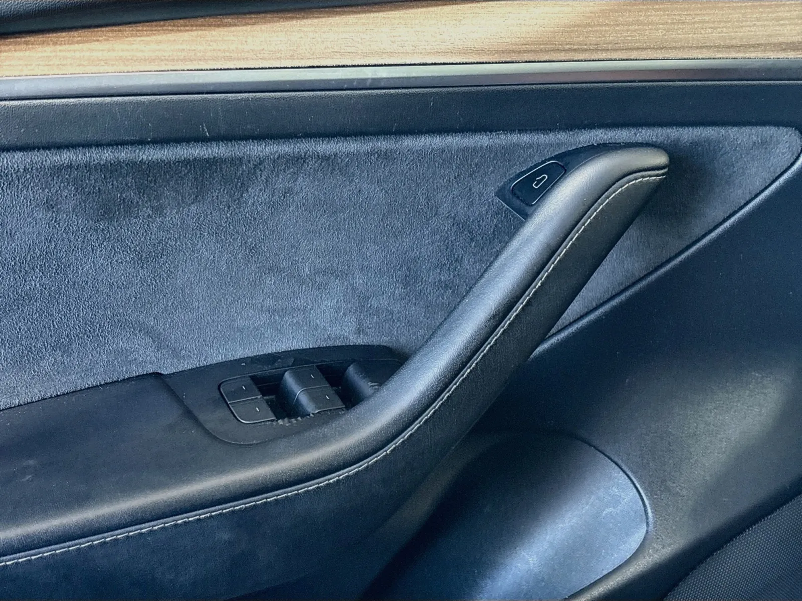 Tesla Model 3 photo 13