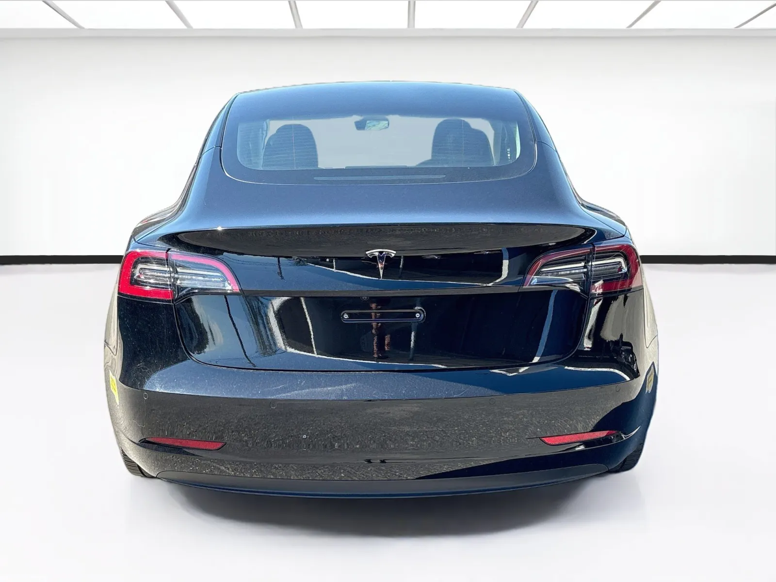 Tesla Model 3 photo 5