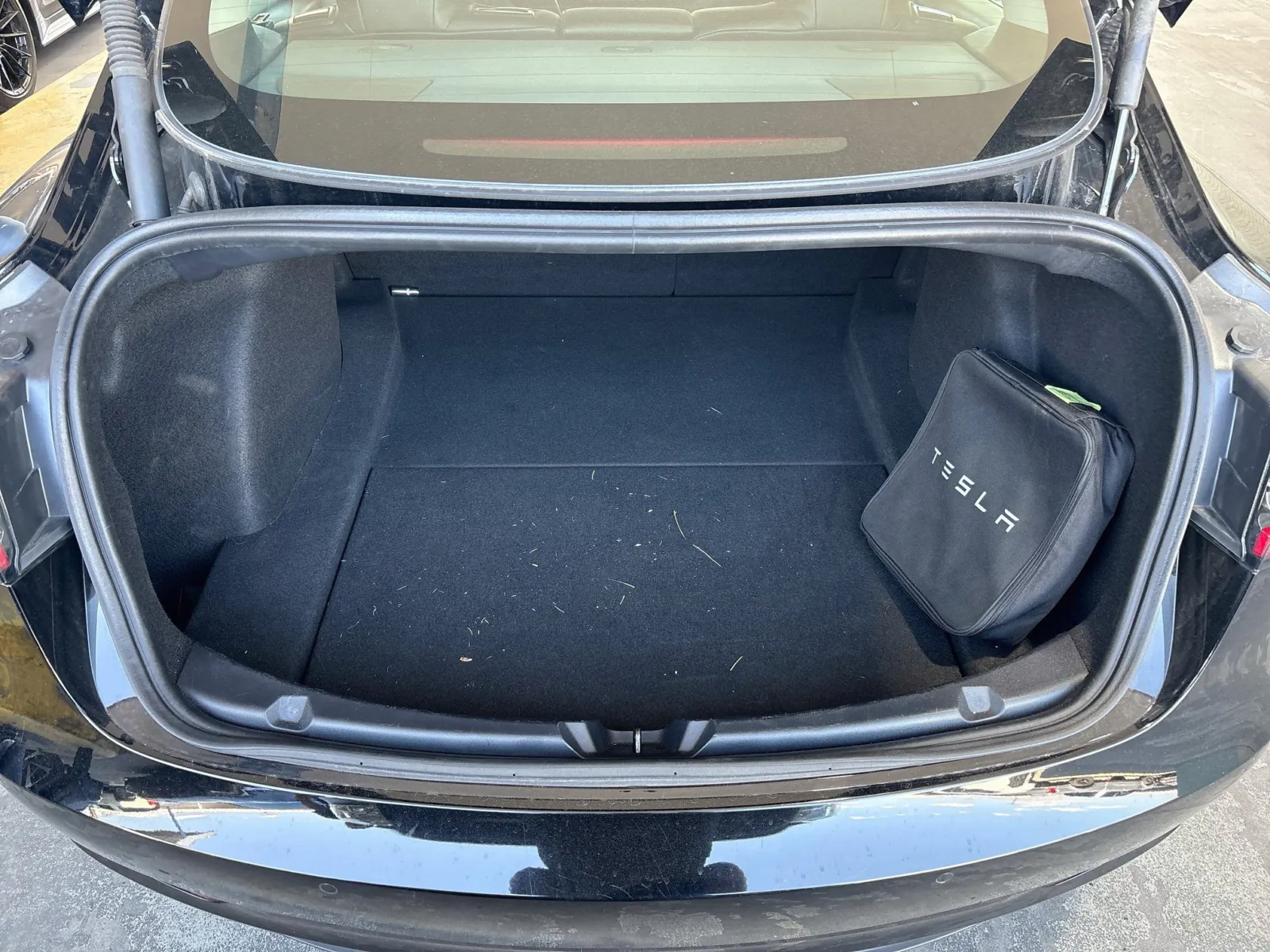 Tesla Model 3 photo 17