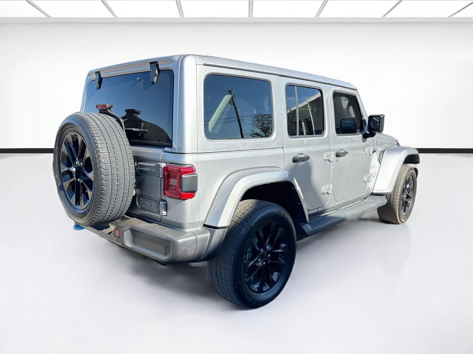 Jeep Wrangler photo 4