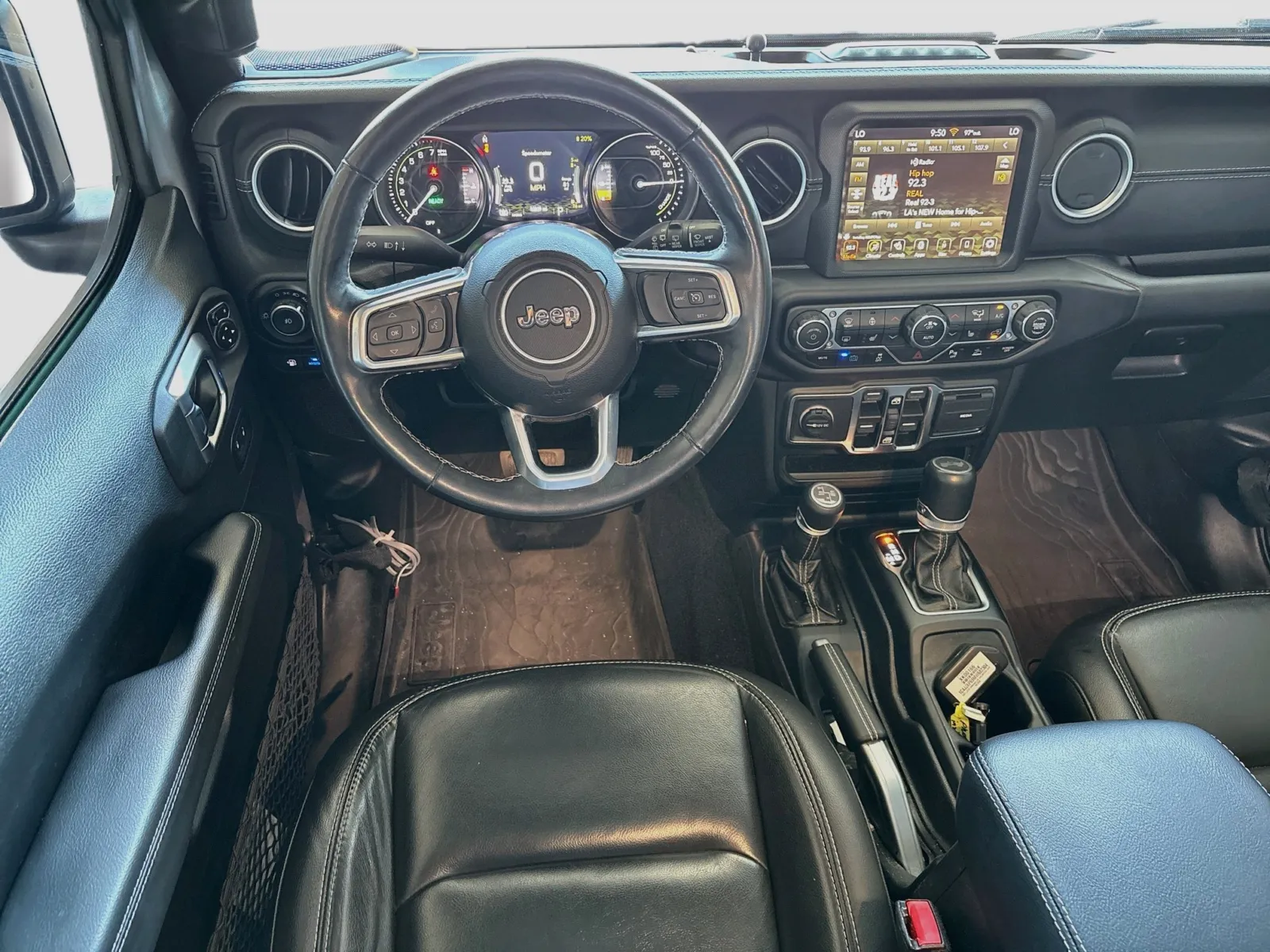 Jeep Wrangler photo 16