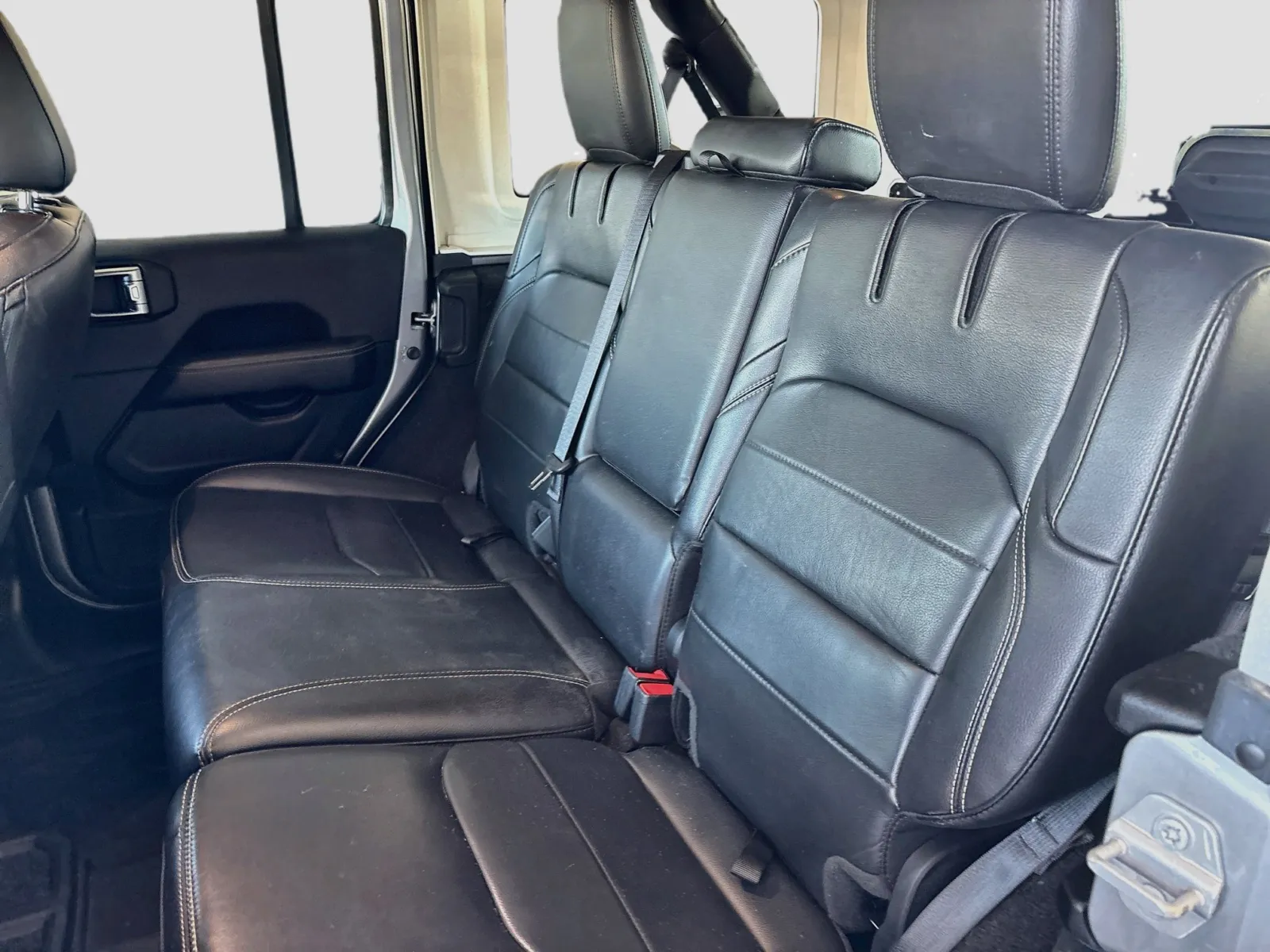 Jeep Wrangler photo 17