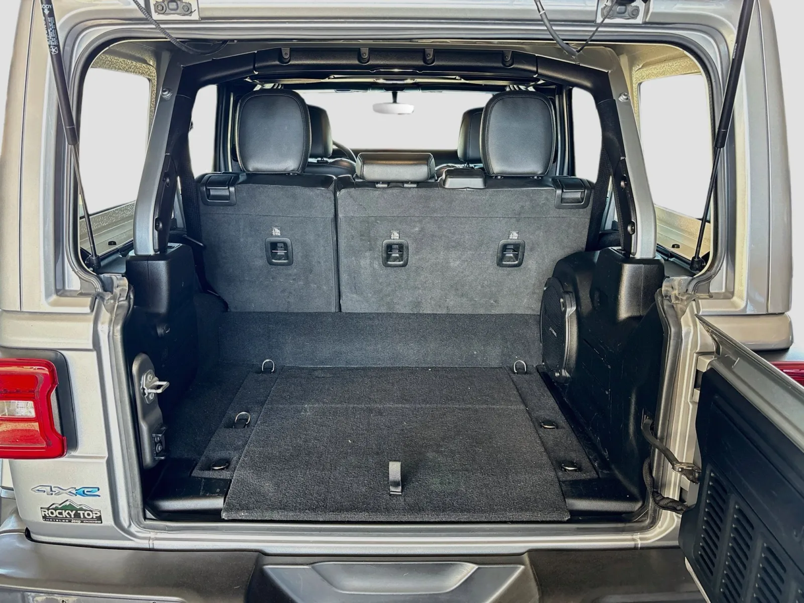 Jeep Wrangler photo 18