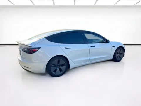 More photos of 2021 Tesla Model 3 Standard Range Plus at KarGenie, CA