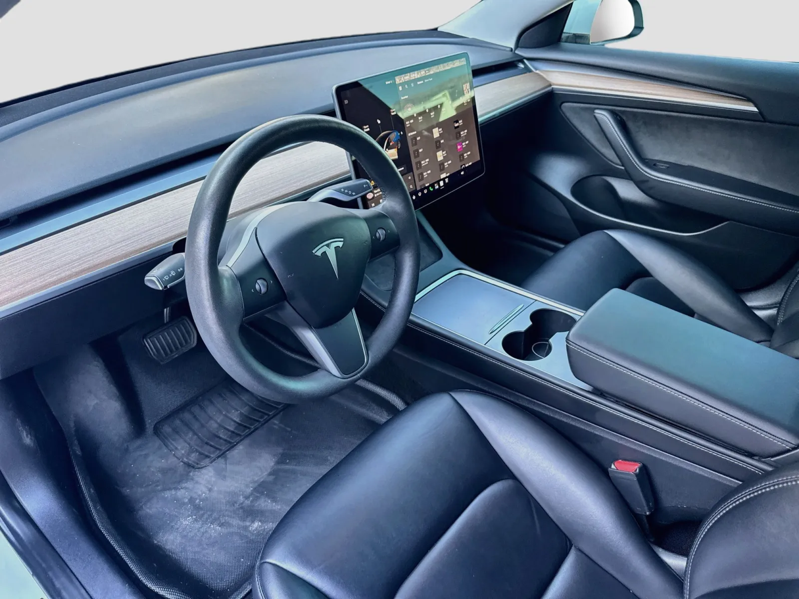 Tesla Model 3 photo 7