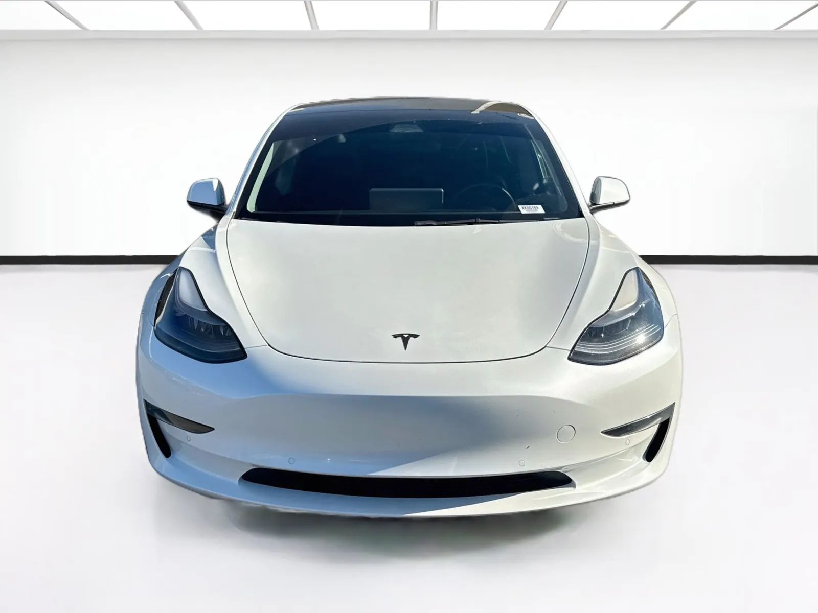 Tesla Model 3 photo 2