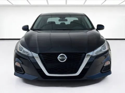 Photos of 2020 Nissan Altima 2.5 SR for sale in Fontana, CA at KarGenie