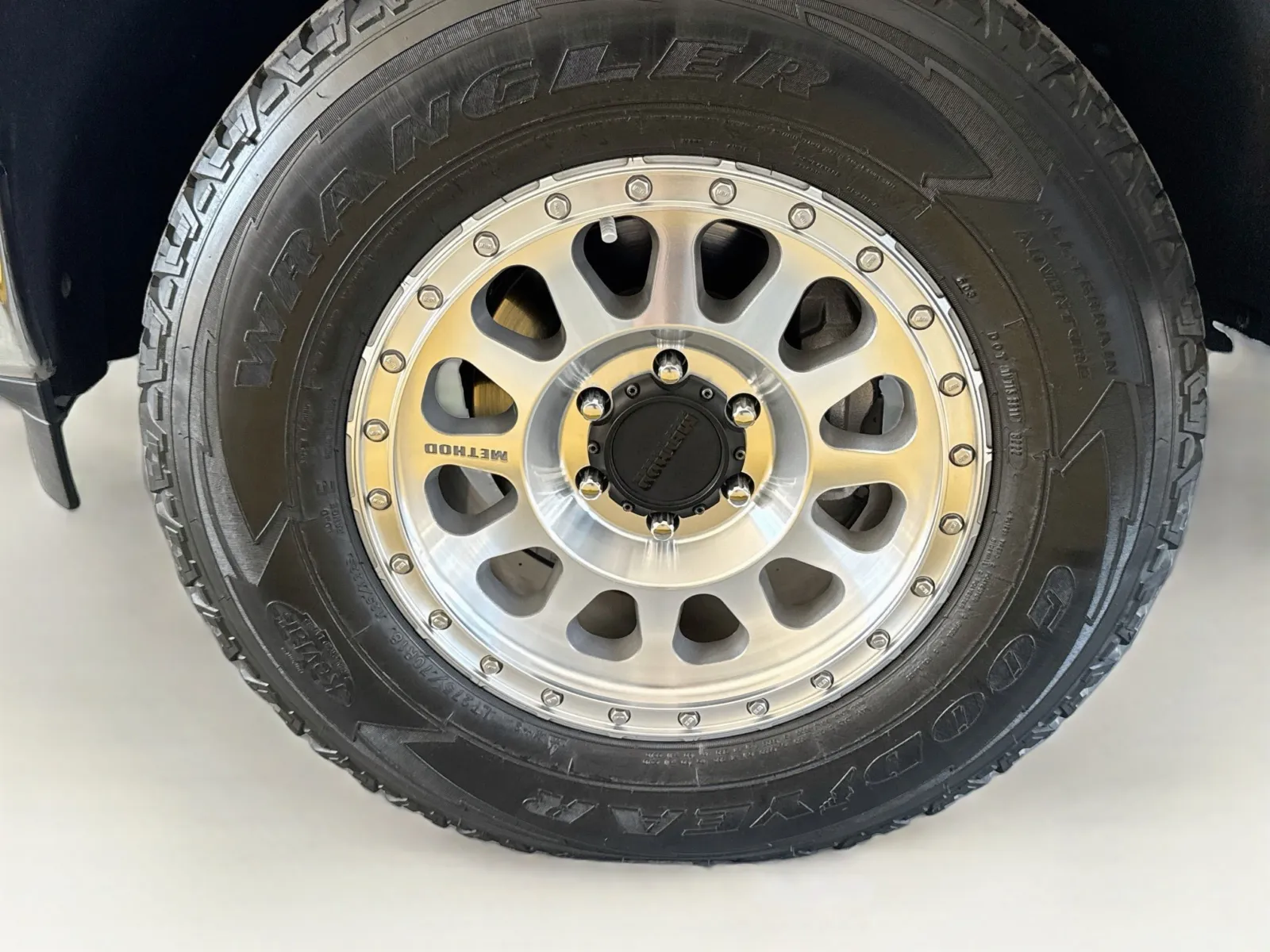 Chevrolet Silverado photo 19